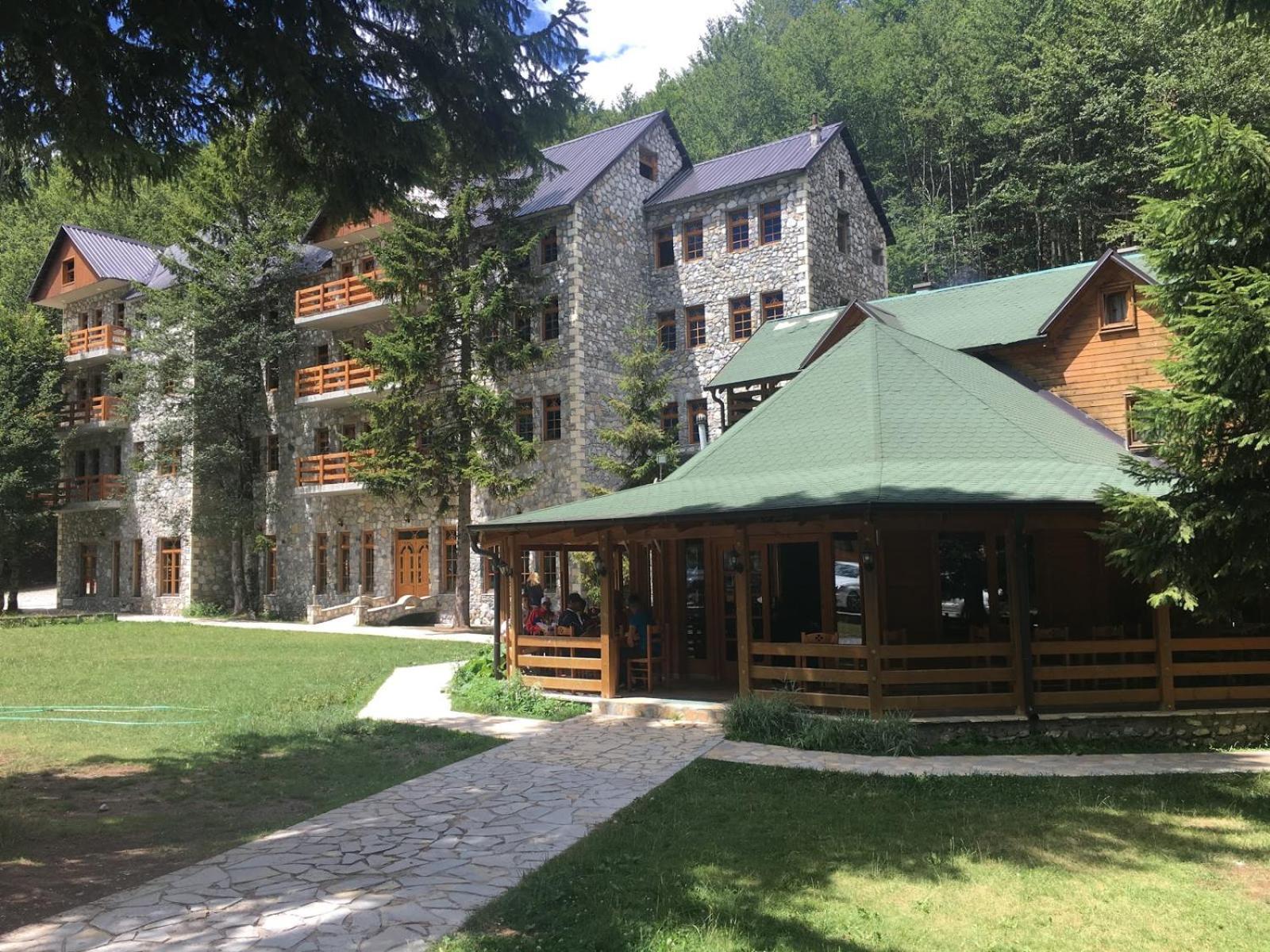 Fusha E Gjes Hotel Валбона Екстериор снимка