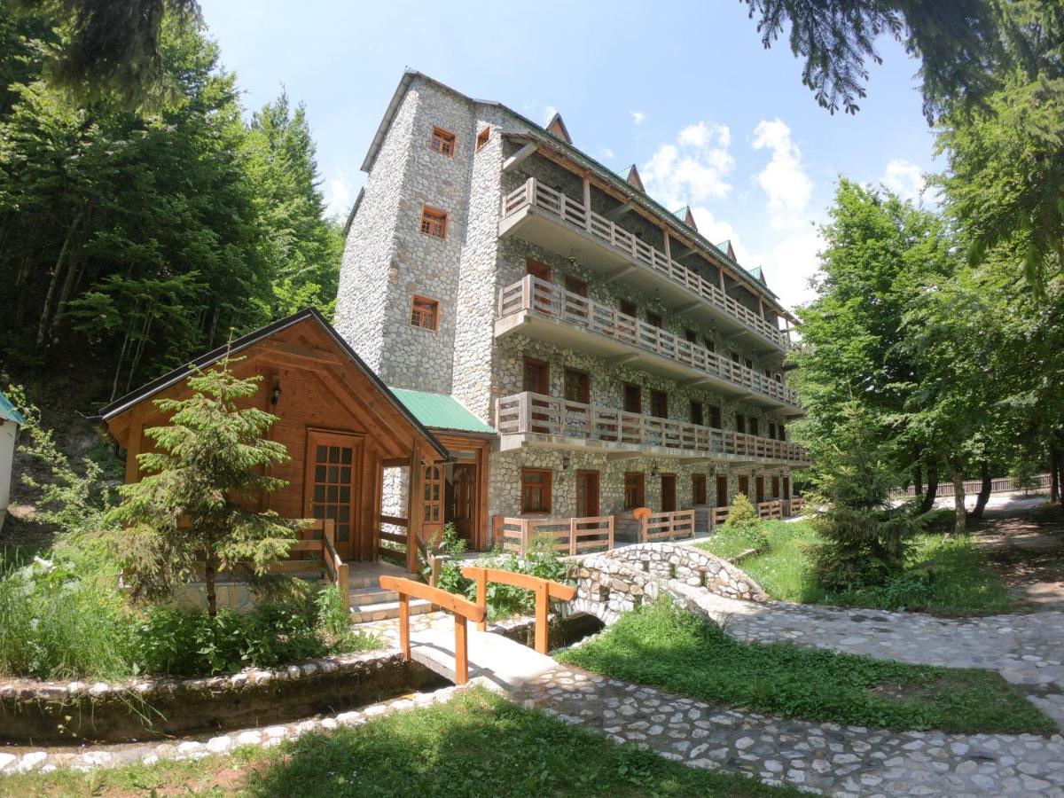 Fusha E Gjes Hotel Валбона Екстериор снимка